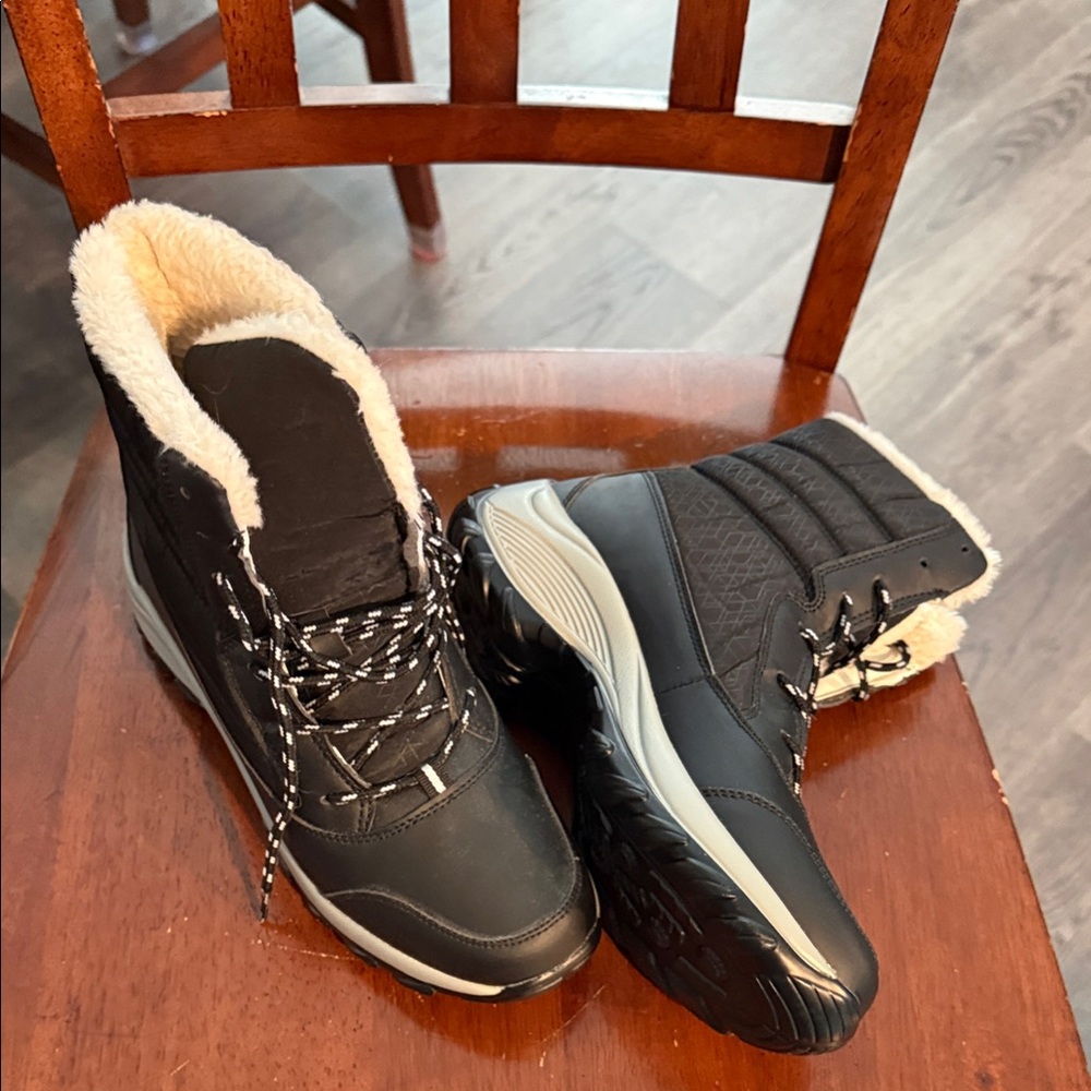 Source Unknown Black Faux Fur Winter Lace-Up Ankle Boots